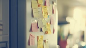 Read more about the article 10 Sticky Notes We Need to Read Every Morning